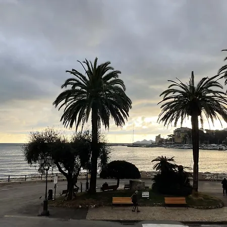 公寓 Welcome Riviera, Casa Luigina Apartment, 90 Sqm, Sea View, 2 Bedroom, 1 Bathroom, Free Wifi, And, Depending On Availability, A Private Garage 800 Meters Away At 20,00 Euro Per Night 拉帕洛